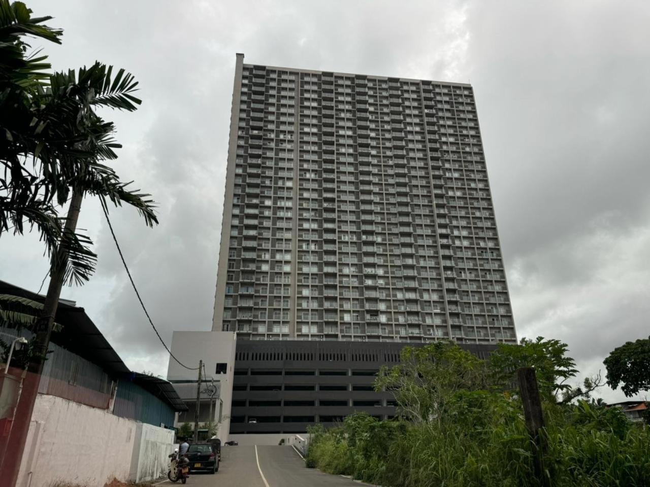 Luxe 3Br Haven At Iconic Galaxy Apartment Sri Jayewardenepura Kotte Exterior photo